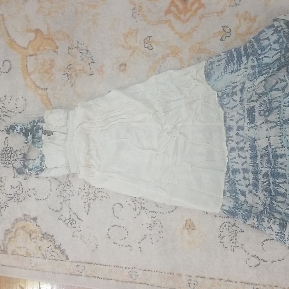 Dress - Picture 4 of 4